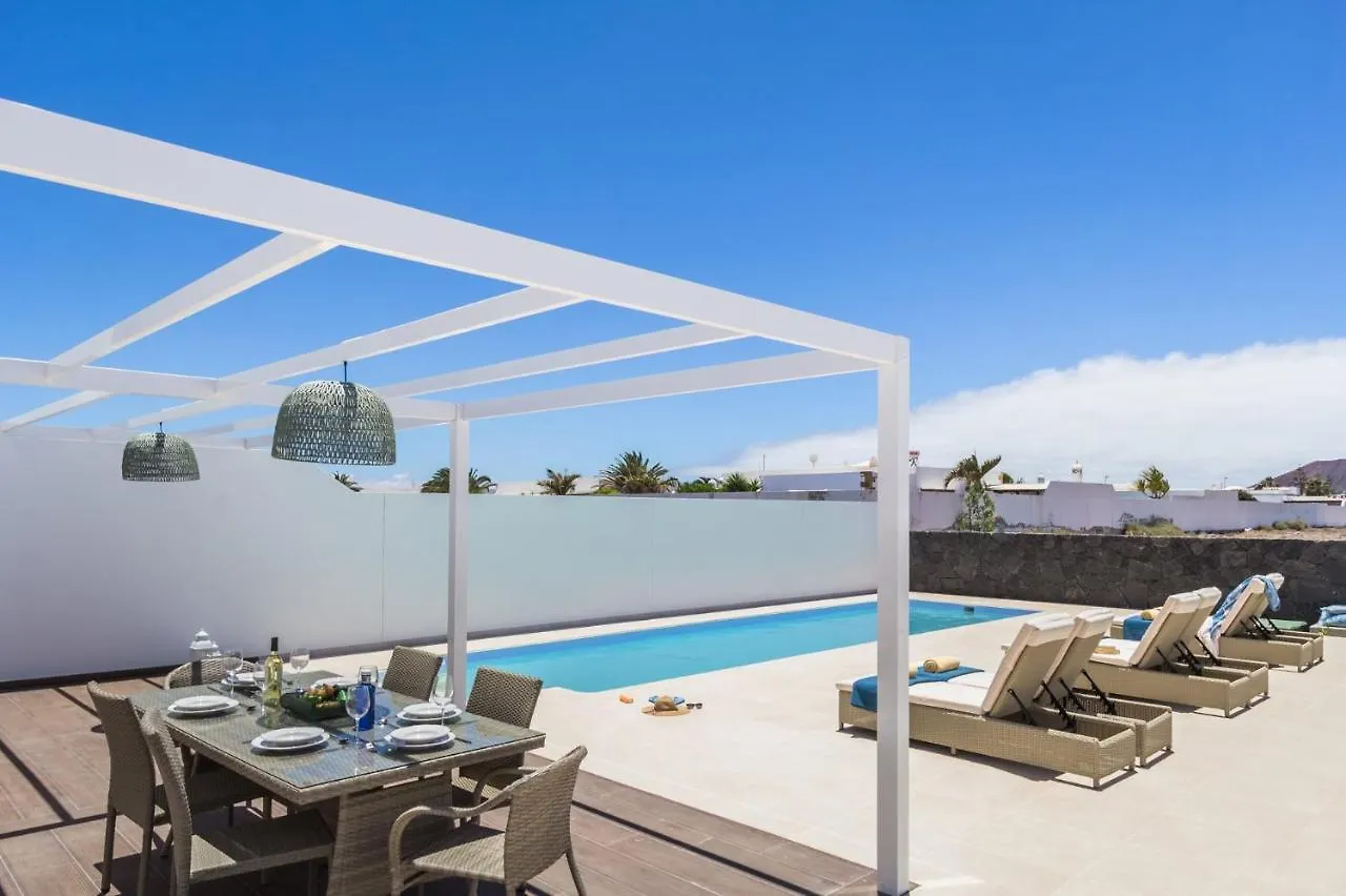 Villa Lavanda by Villa Plus Playa Blanca